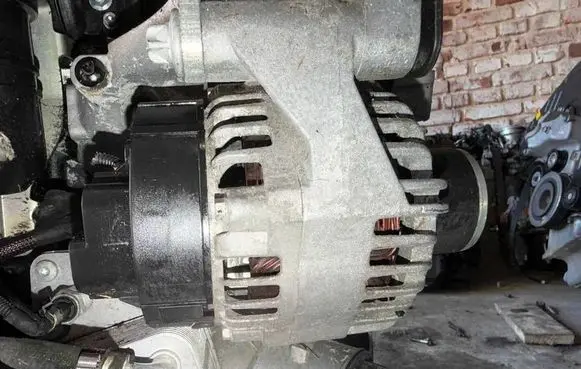 Alfa Romeo 159 Generator/alternator 51764265