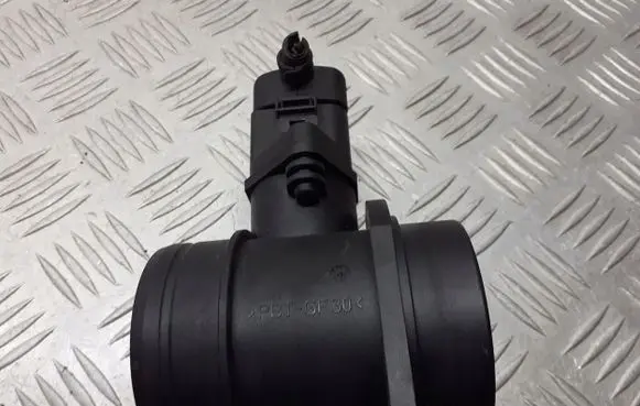 Skoda Fabia Mk1 (6Y) Mass air flow meter 028102531