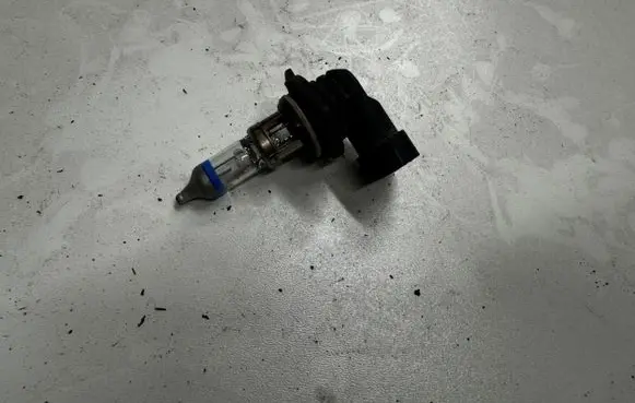 BMW 5 E60 E61 Fog light bulb 78010000 HB4E125FU