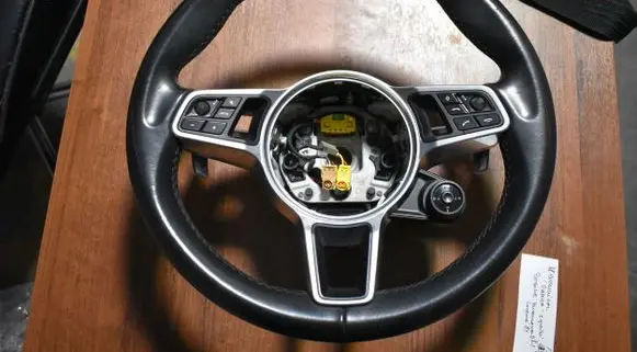 Porsche Cayenne (9Y0 9Y3) Steering wheel F989Y971
