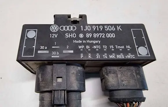 Coolant fan relay