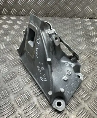 BMW X5 G05 Engine mounting bracket 9895922