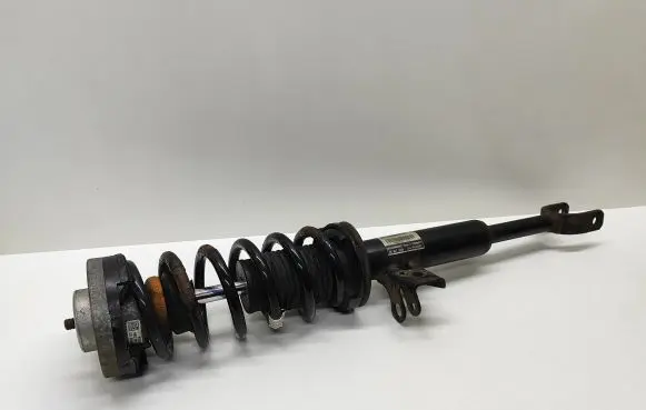 BMW 5 F10 F11 Front shock absorber with coil spring 6789404 31316789404 678940401