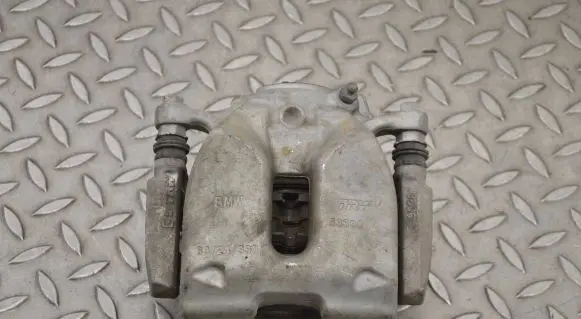BMW 5 G30 G31 Front brake caliper 53390A