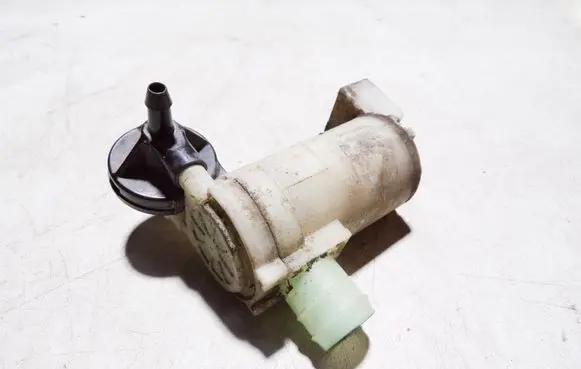 Nissan X-Trail T31 Windscreen/windshield washer pump 2224655A
