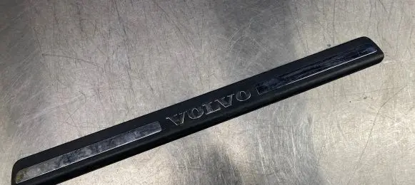 Volvo V70 Sill/side skirt trim 8659960