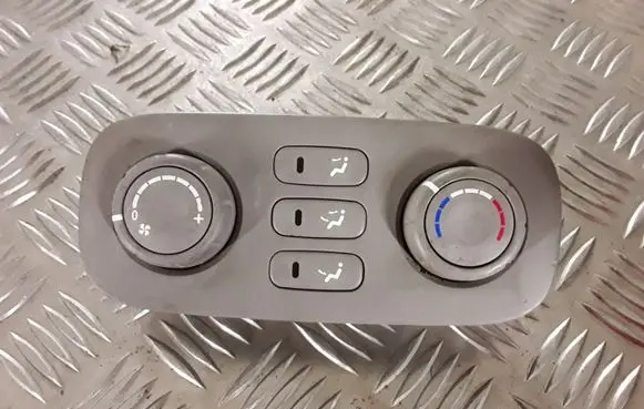 KIA Carnival Climate control unit 973404DXXX