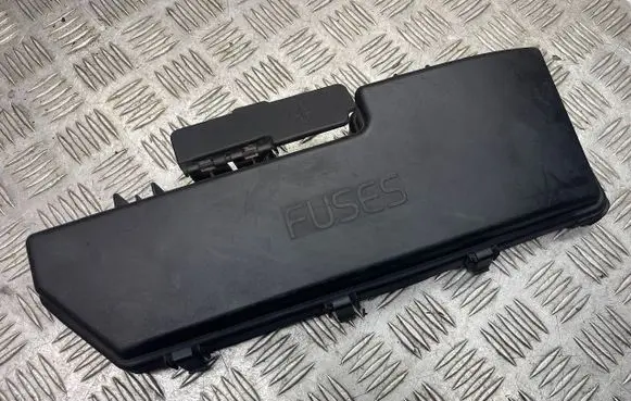 Volvo XC90 Fuse box cover 9494211