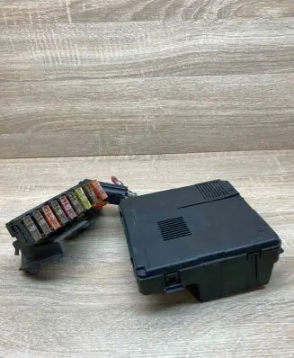 Renault Scenic I Fuse module 8200306032A S118399200D