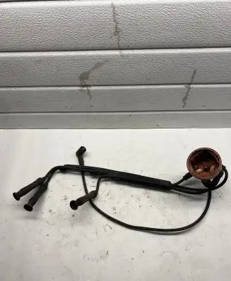 Volkswagen Golf III Spark distributor 030133321E