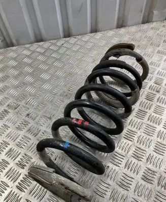 Nissan Navara D23 Rear coil spring 