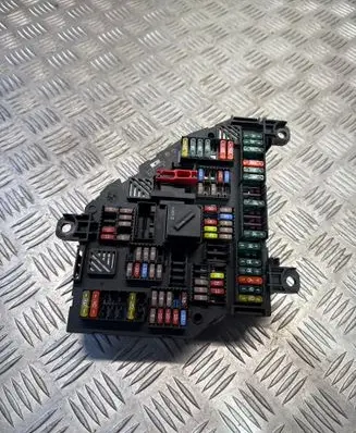 BMW 5 F10 F11 Fuse module 9264923