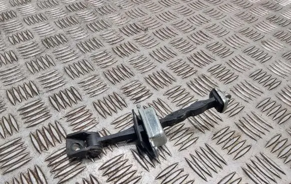 Skoda Octavia Mk2 (1Z) Front door check strap stopper 1z0837249
