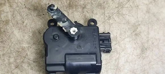 Mazda 6 Air flap motor/actuator 0607F