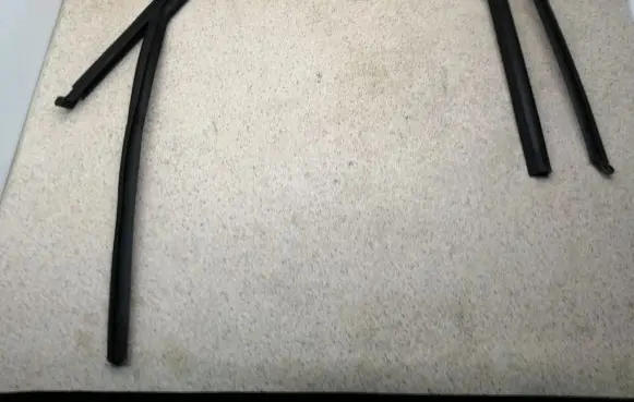 Citroen C3 Aircross Rear door window/glass frame 39217656