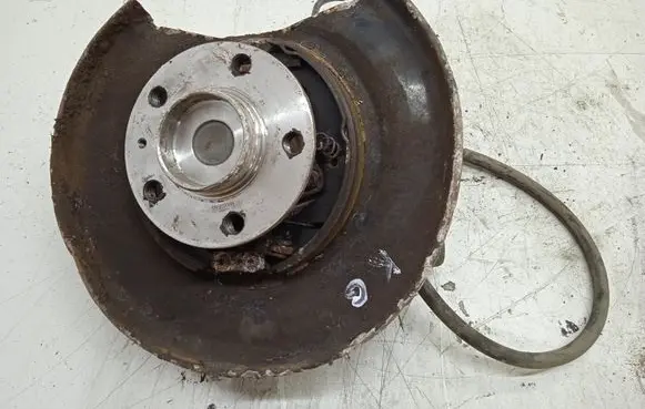 Volvo S60 Rear wheel hub