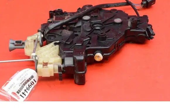 Volkswagen Caddy Rear door lock 2K0843653BF