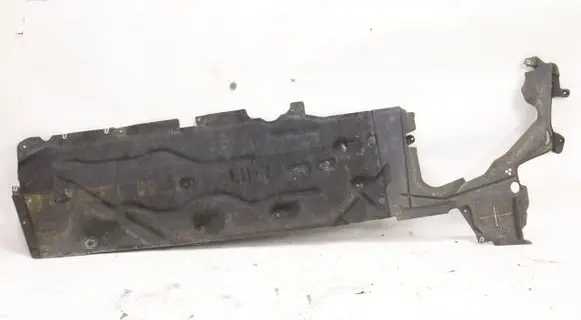 BMW 1 F40 Engine splash shield/under tray 7436656