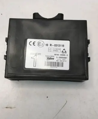 Peugeot 108 Door central lock control unit/module 897400H030D 000050887 20131975