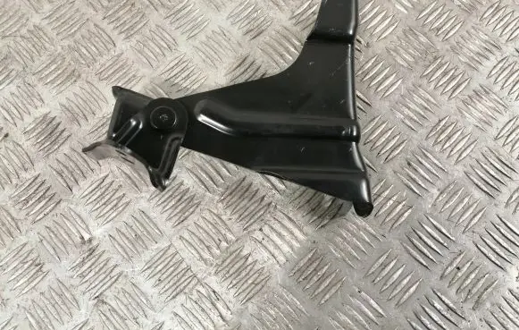 Toyota Avensis T270 Rear seat guide rail 7130505050 14295481
