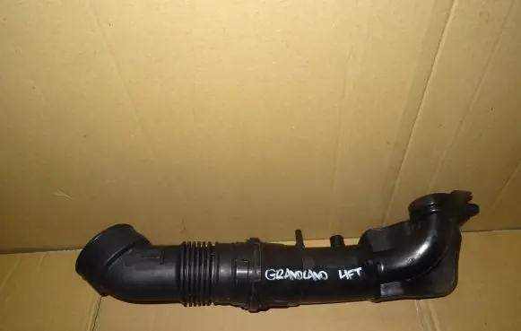 Opel Grandland X Air intake hose/pipe 9833016780