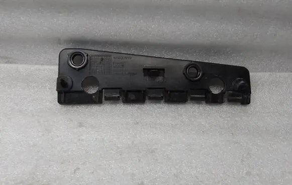 Volvo S60 Fender mounting bracket 31448917