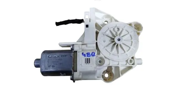 Ford Focus Front door window regulator motor 4M5T14553 0130822216