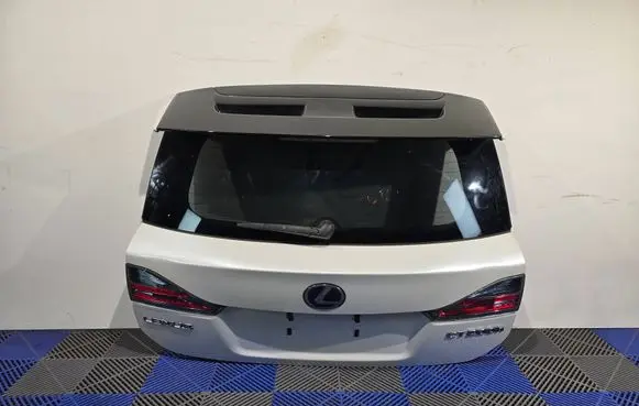 Lexus CT 200H Tailgate/trunk/boot lid