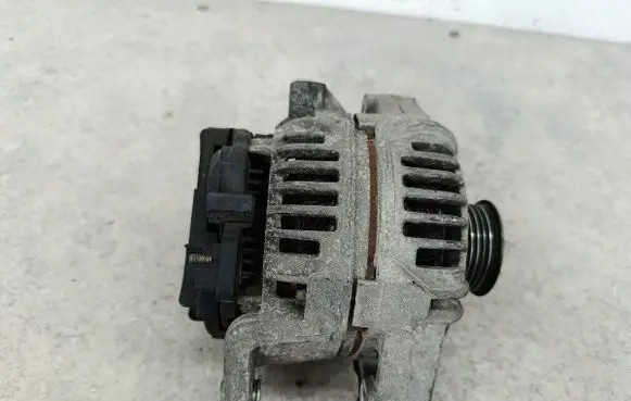 Opel Vectra C Generator/alternator 90561971