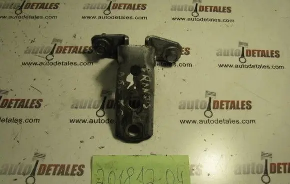 Mitsubishi Grandis Rear door lower hinge