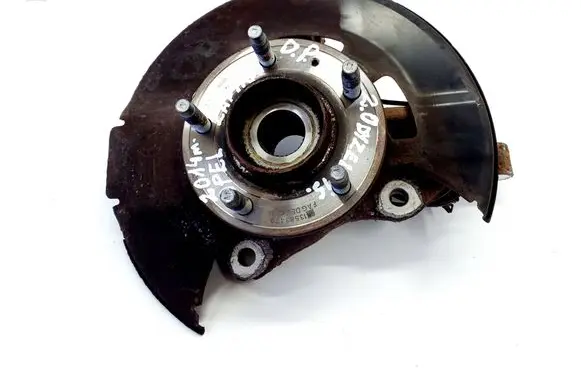 Opel Zafira C Front wheel hub