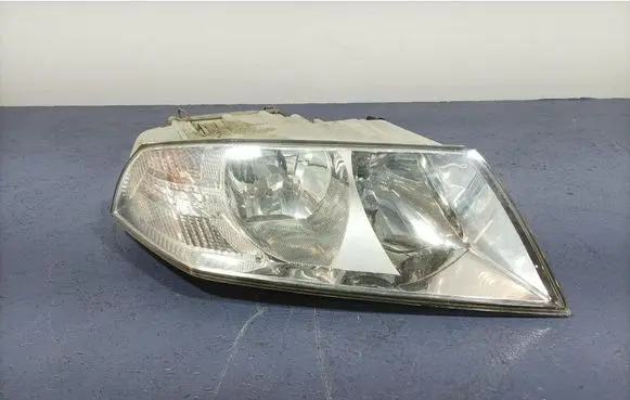 Skoda Octavia Mk2 (1Z) Headlight/headlamp
