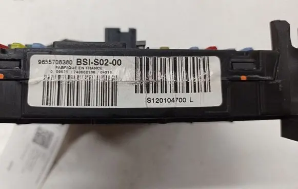 Peugeot 407 Comfort/convenience module 9655708380 S02 S120104700L