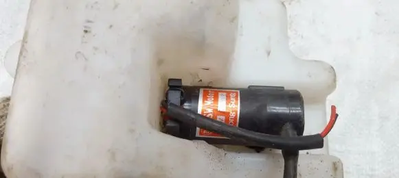 KIA Sedona Windscreen/windshield washer pump