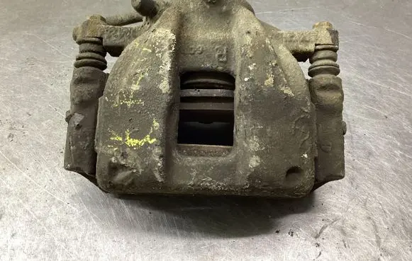 Honda CR-V Front brake caliper