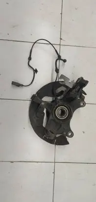 Peugeot 308 Front wheel hub spindle knuckle 