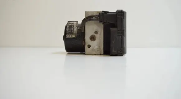 Audi A3 S3 8L ABS Pump 1J0907379P 1J0614117D