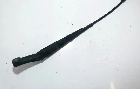Opel Zafira B Front wiper blade arm 13145566