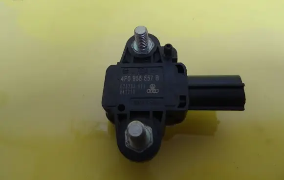 Audi A6 S6 C6 4F Airbag deployment crash/impact sensor 4F0955557B