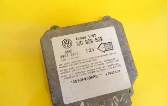 Volkswagen Golf IV Airbag control unit/module 1J0909609