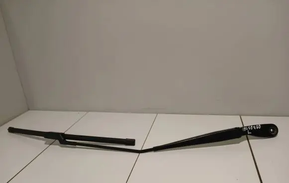 Volvo V50 Front wiper blade arm 30699998