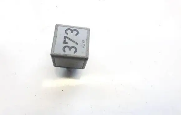 Volkswagen PASSAT B5.5 Other relay 8D0951253A v23134-b52-x301