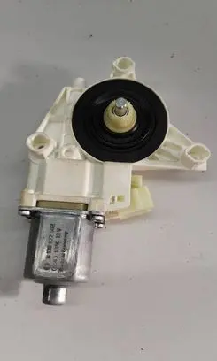 Mercedes-Benz E W212 Front door window regulator motor A2048200242 971218100