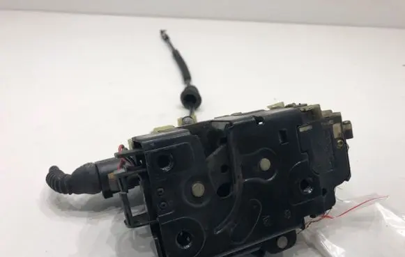 Seat Ibiza III (6L) Front door lock 3B1837016BQ