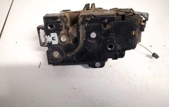 Skoda Octavia Mk2 (1Z) Front door lock 3d1837016