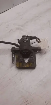 Opel Zafira A Rear brake caliper