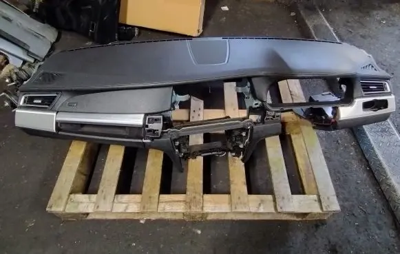 BMW 7 F01 F02 F03 F04 Dashboard