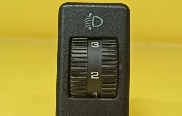 Volkswagen PASSAT B3 Headlight level height control switch 357941333