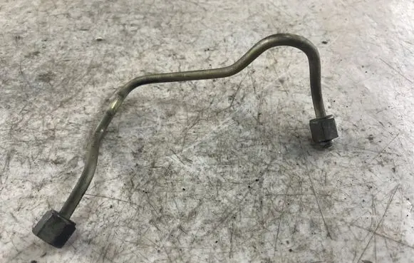 Volvo V70 Fuel injector supply line/pipe 
