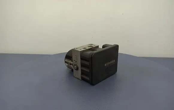 Peugeot 206 CC ABS Pump 10096011353